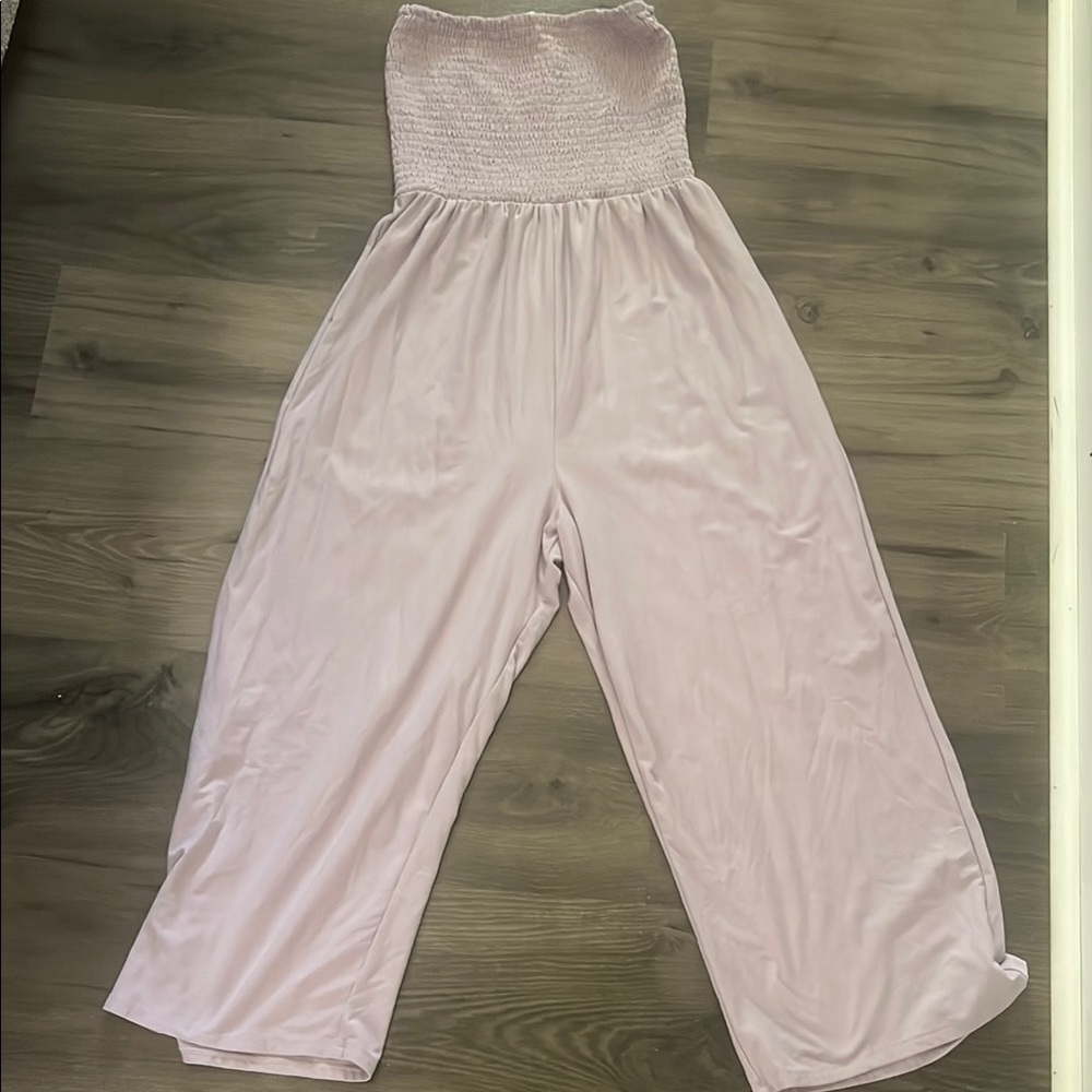 Chic Pink Jumpsuit with Soft Fabric and Relaxed Fit